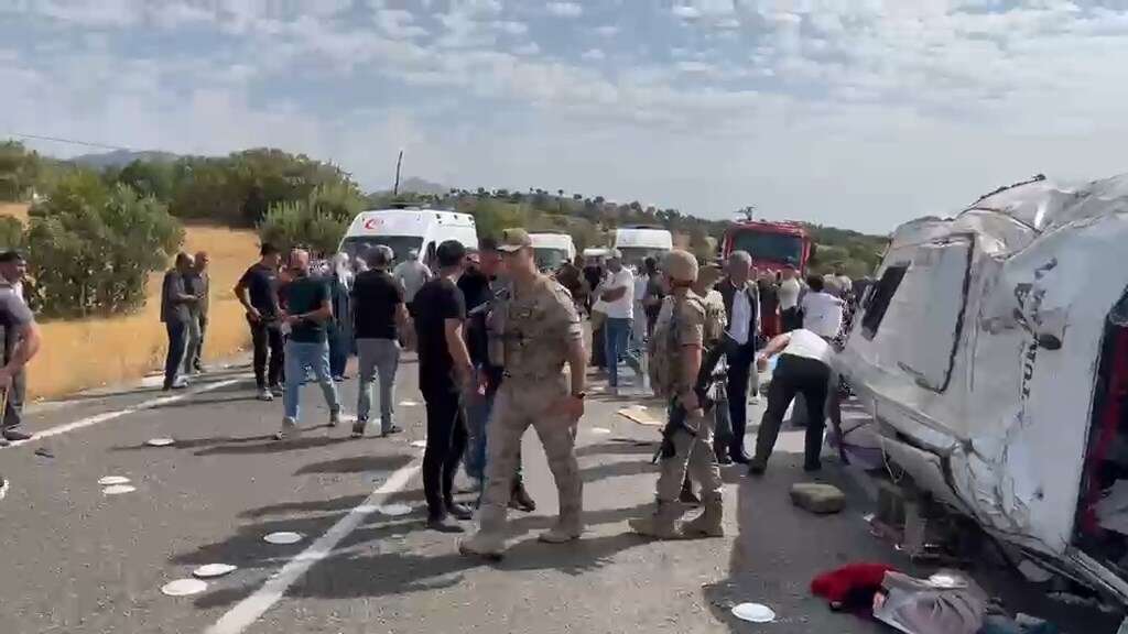Yürek yakan kaza! 5 ölü, 11 yaralı var 12